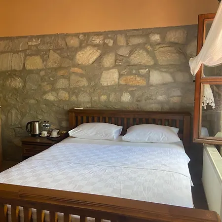 Pavelin Yeri Hotel *