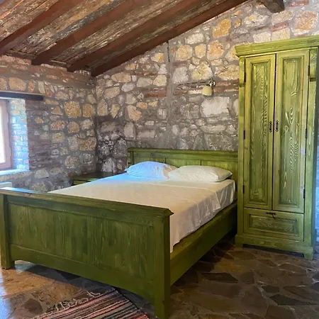 Hotel Pavelin Yeri *