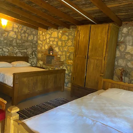 Pavelin Yeri Hotel *