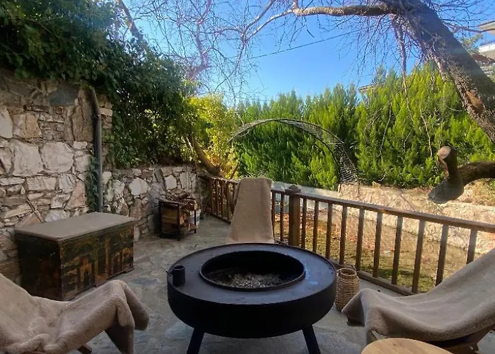 Pavelin Yeri אדרמיט